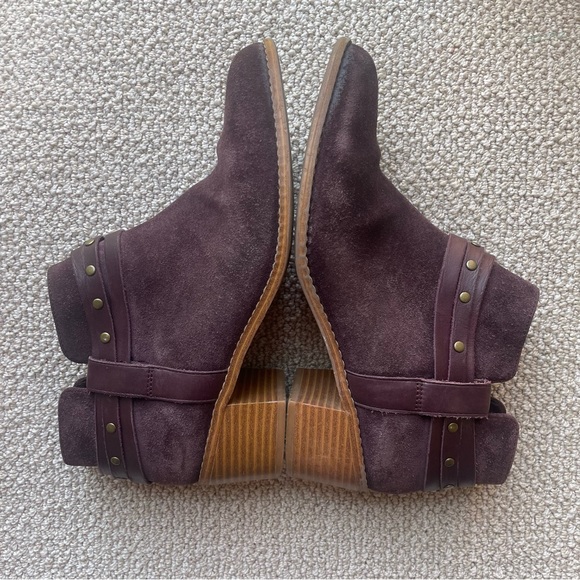 Clarks Marron (Purple) Suede Slip On Ankle Boots - Picture 3 of 8
